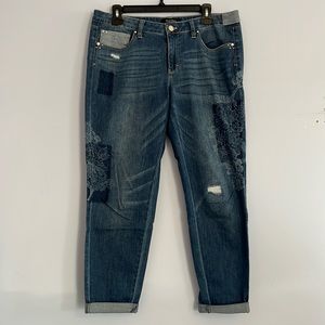 White House Black Market capri jeans